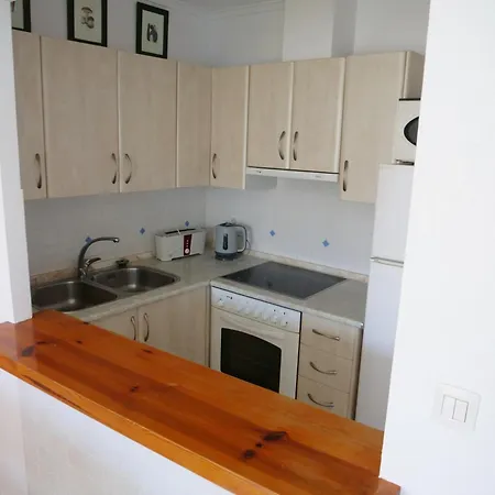 Apartamento Cómodo En Con Aire Acondicionado Y Aparcamiento, Cerca De La Playa - Es-373-57 *